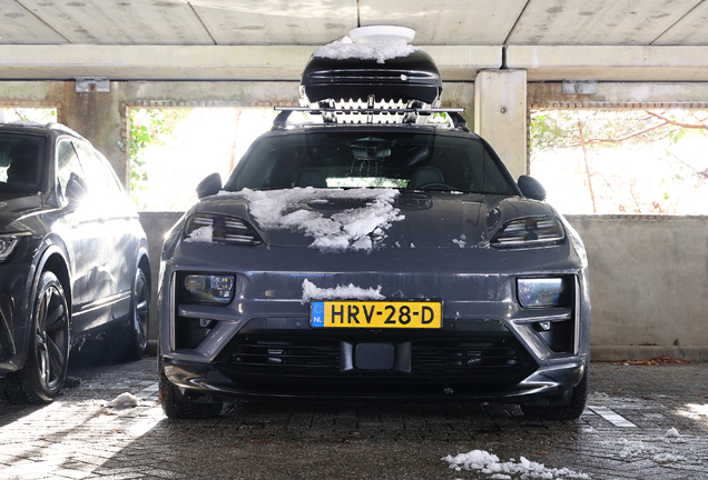 Porsche Macan EV Turbo