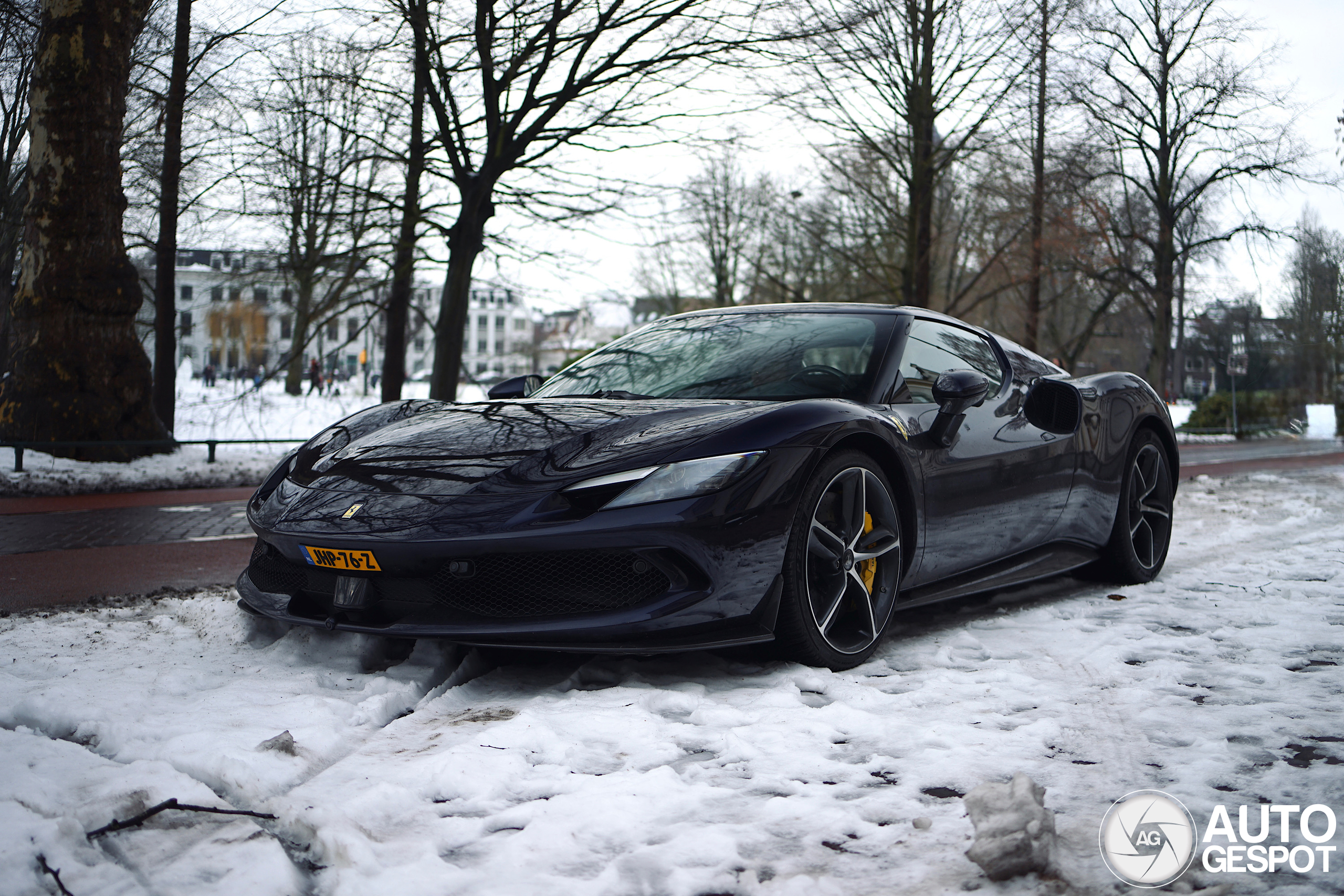Supercars in de sneeuw gespot