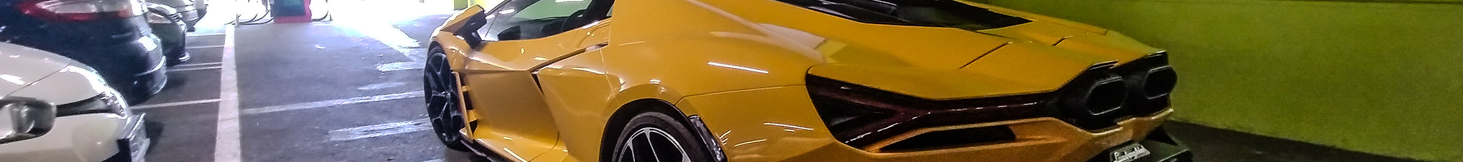 Lamborghini Revuelto