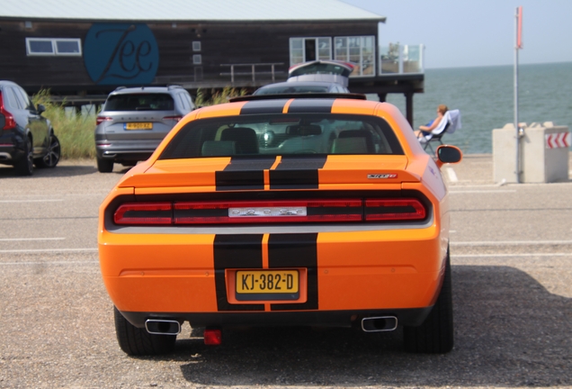 Dodge Challenger SRT-8