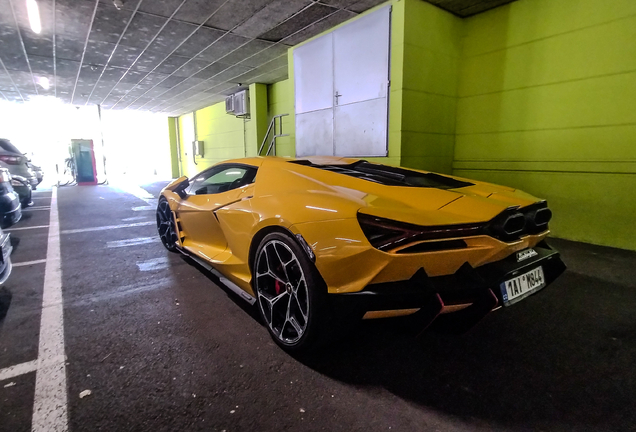 Lamborghini Revuelto