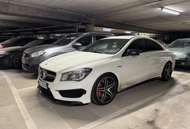 Mercedes-Benz CLA 45 AMG C117