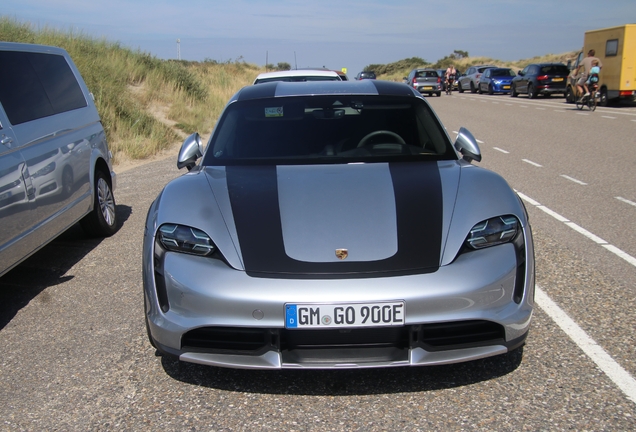 Porsche Taycan Turbo Cross Turismo
