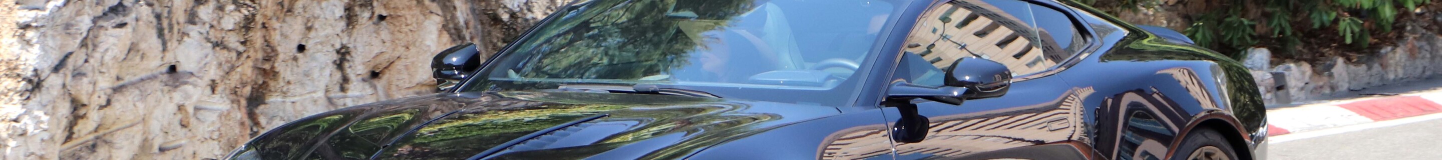 Aston Martin Vanquish 2025