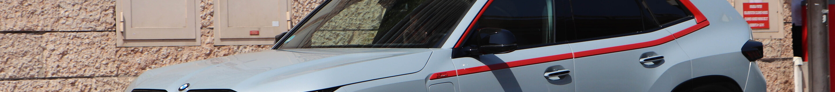 BMW XM G09 Label Red