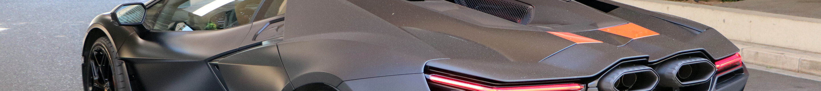 Lamborghini Revuelto