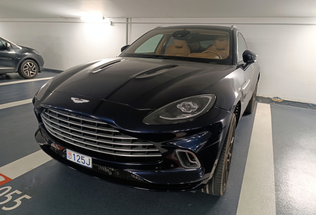 Aston Martin DBX