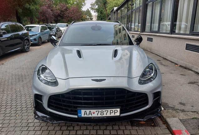 Aston Martin DBX707