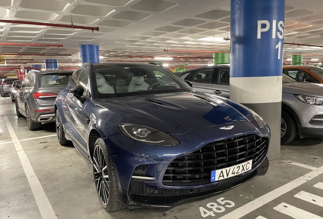 Aston Martin DBX707