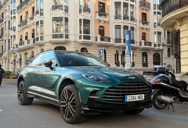 Aston Martin DBX707