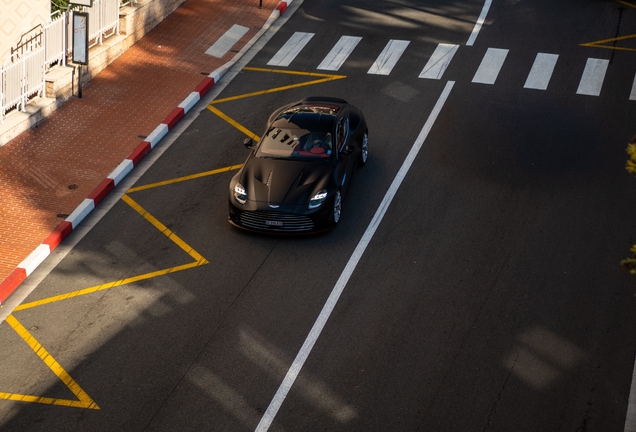 Aston Martin Vanquish 2025