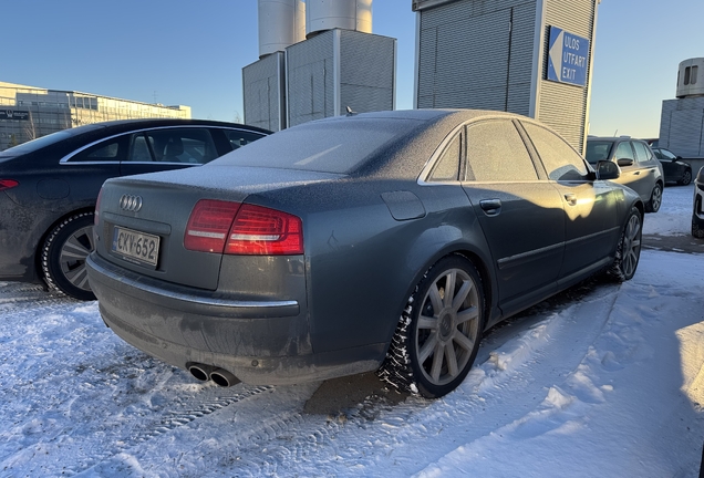 Audi S8 D3