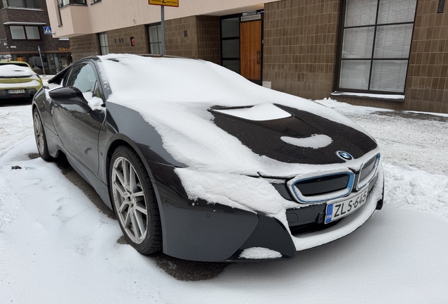 BMW i8