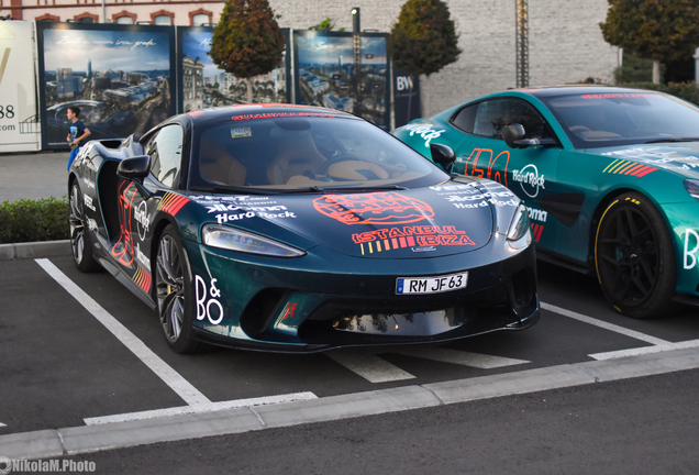 McLaren GT