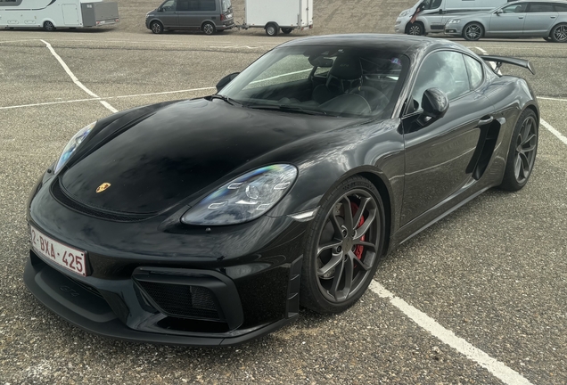 Porsche 718 Cayman GT4