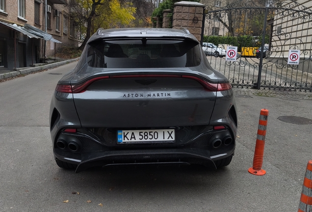 Aston Martin DBX707