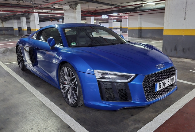 Audi R8 V10 Plus 2015