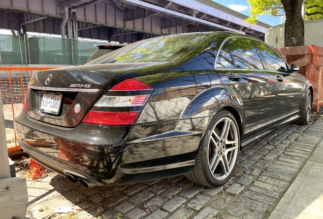 Mercedes-Benz S 63 AMG W221
