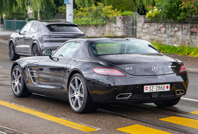 Mercedes-Benz SLS AMG