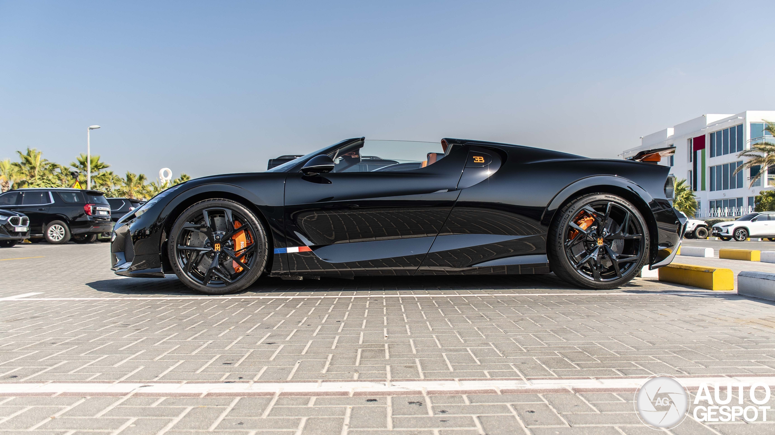 De eerste Bugatti W16 Mistral voor Dubai werd gespot