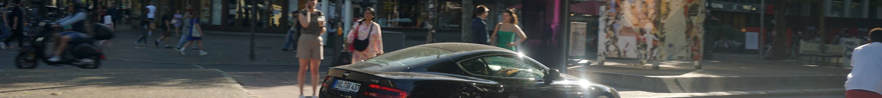 Aston Martin DB9