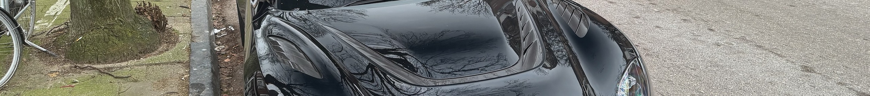 Aston Martin DBS 770 Ultimate Volante