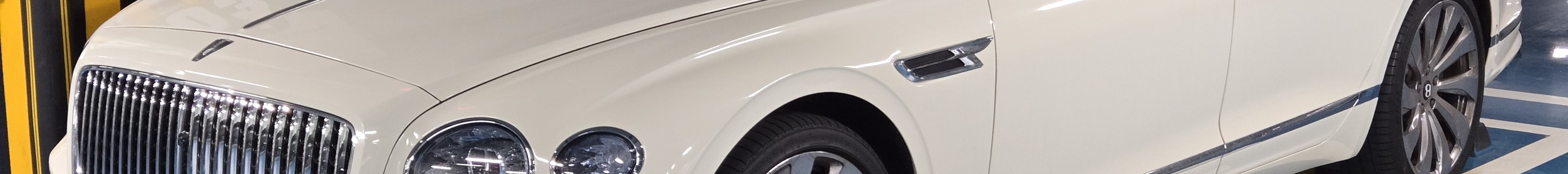 Bentley Flying Spur V8 2021