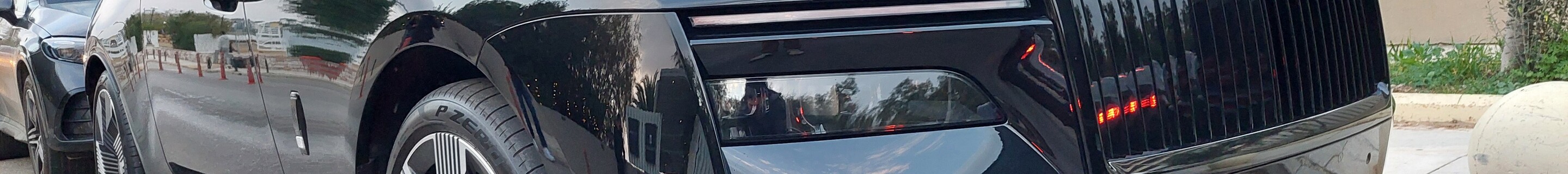 Rolls-Royce Spectre Black Badge