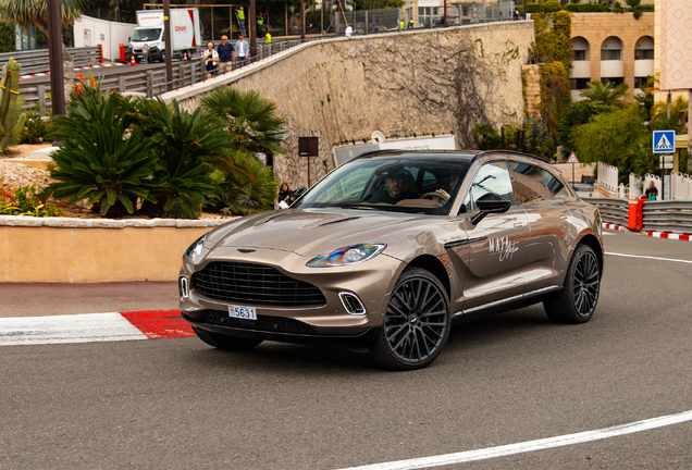 Aston Martin DBX