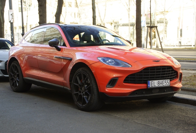 Aston Martin DBX