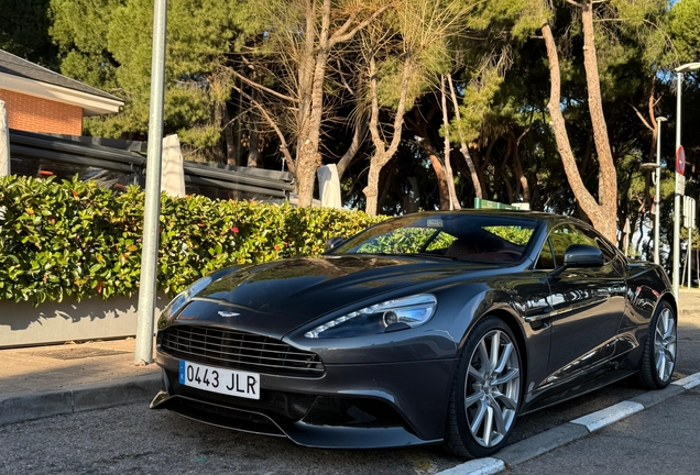 Aston Martin Vanquish 2013