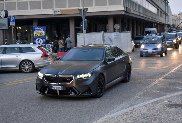 BMW M5 G90