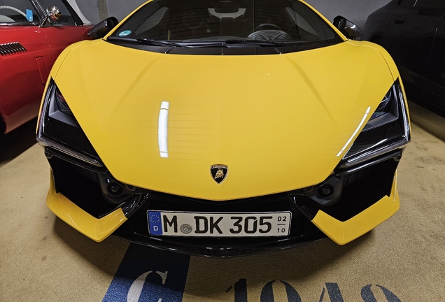 Lamborghini Revuelto