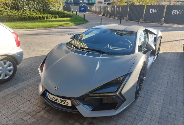 Lamborghini Revuelto