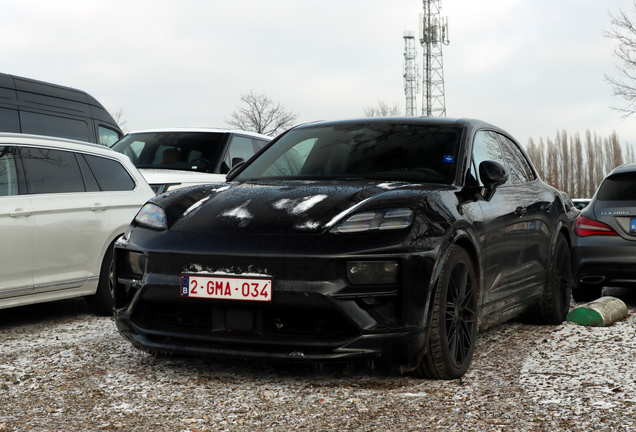 Porsche Macan EV Turbo