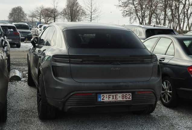 Porsche Macan EV Turbo