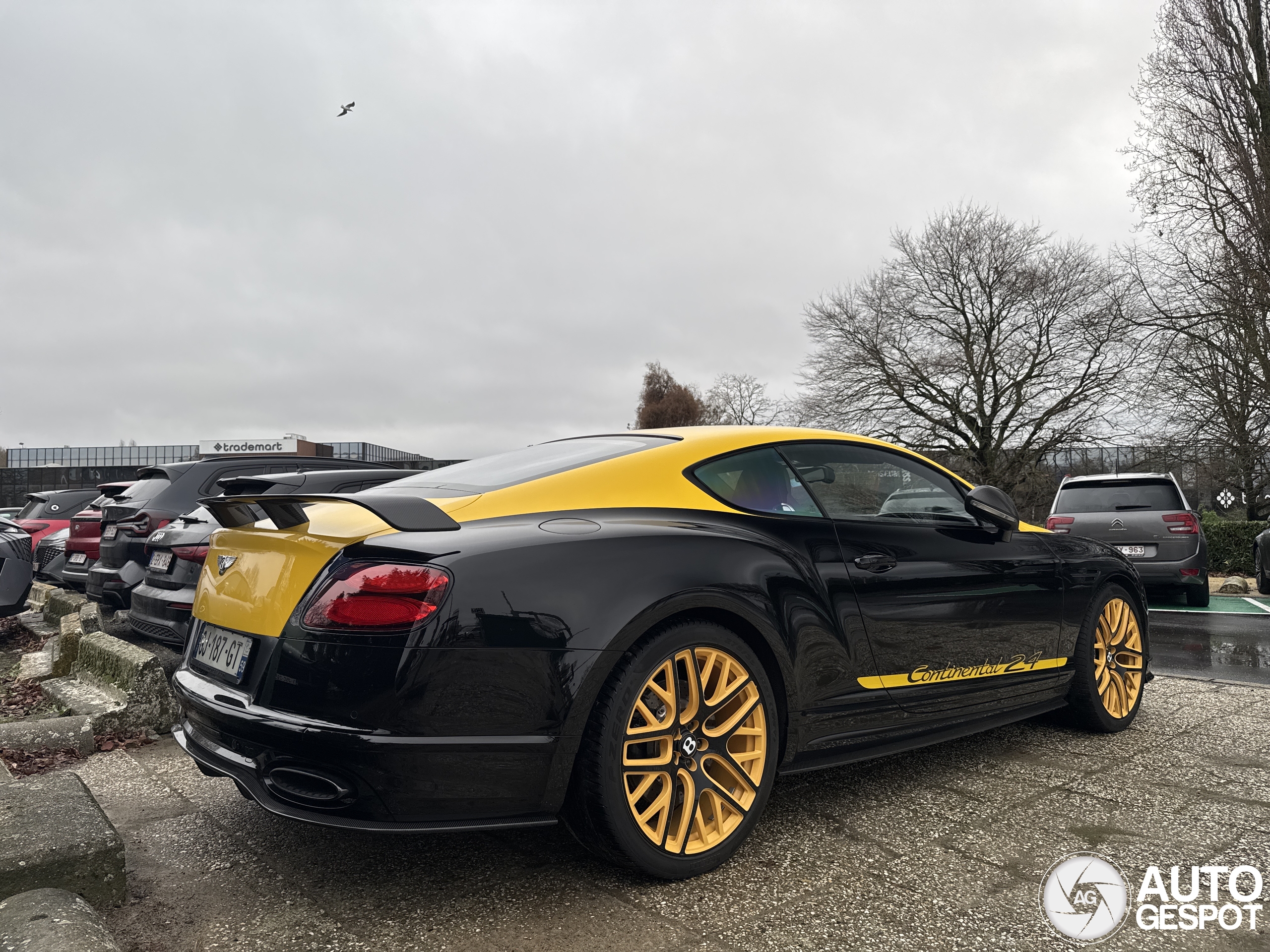 Deze &uuml;berzeldzame Bentley zien we niet vaak!