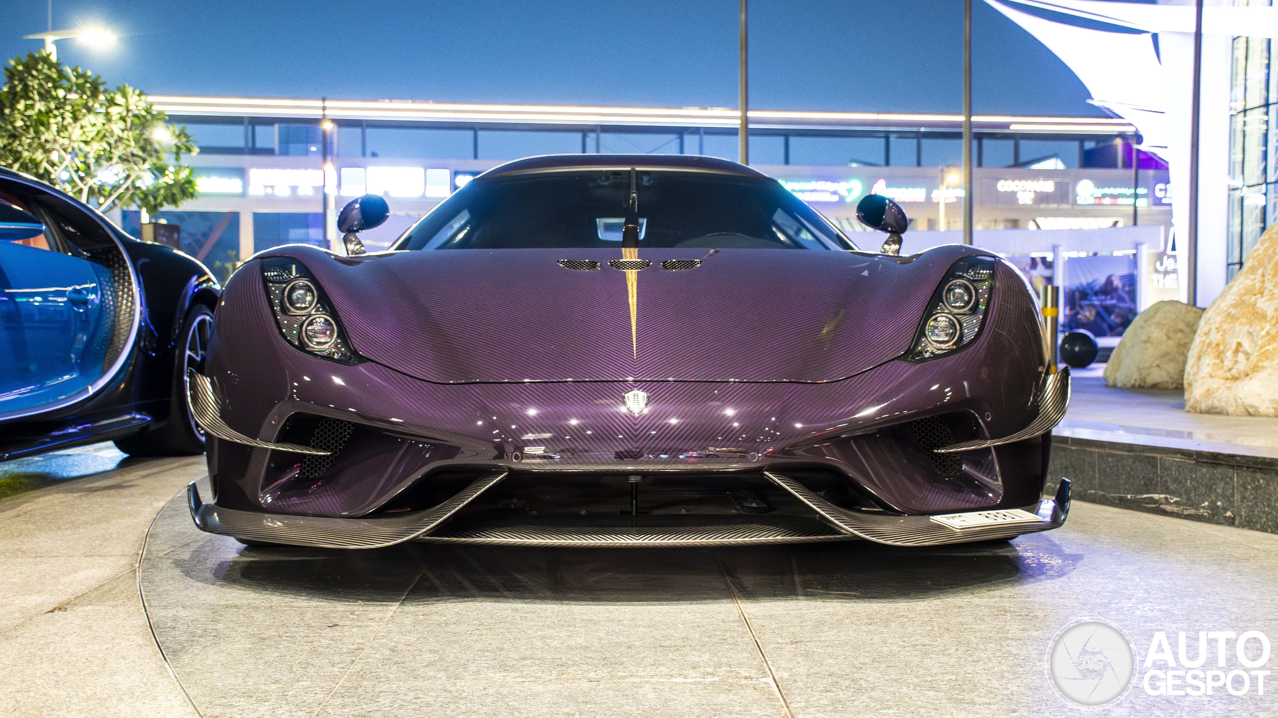 Regera in paars carbon blijft een uitstekende combinatie