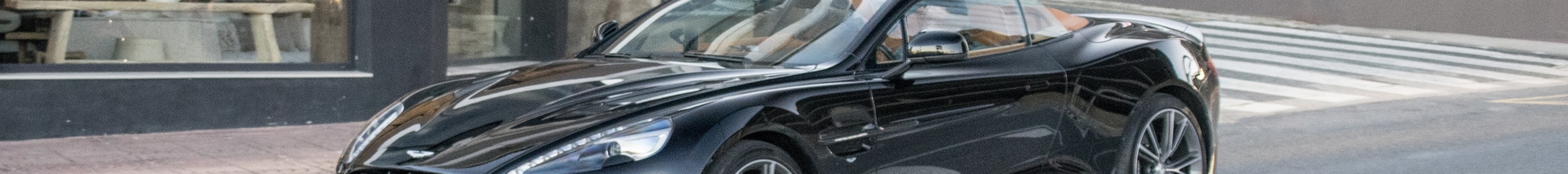 Aston Martin Vanquish Volante