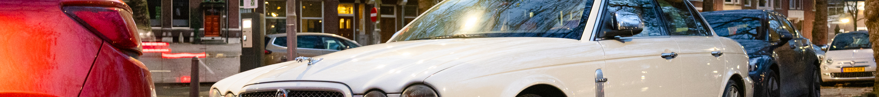 Jaguar XJR Portfolio