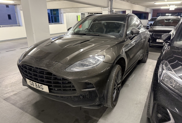 Aston Martin DBX707