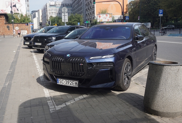 BMW M760e xDrive