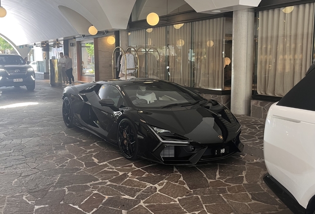 Lamborghini Revuelto