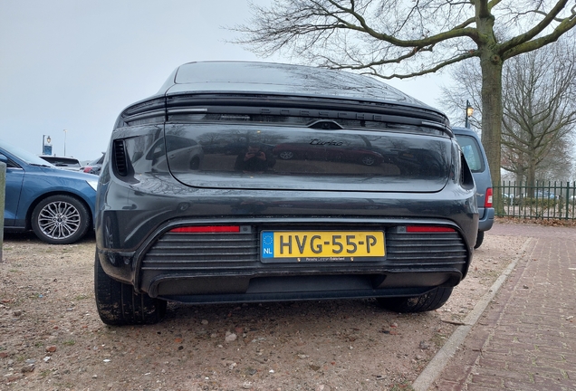 Porsche Macan EV Turbo