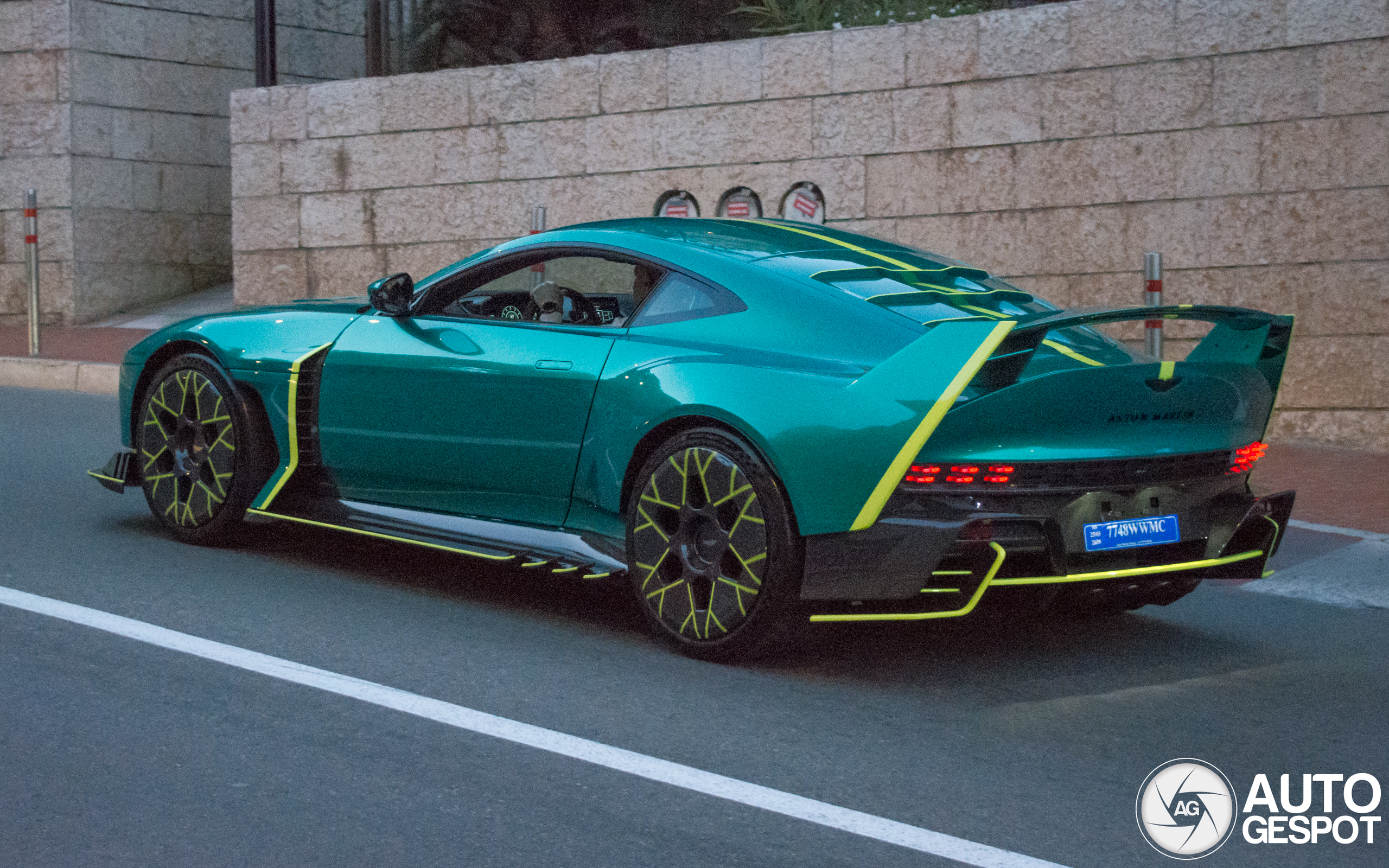 Liefhebbers van de Aston Martin Valiant moeten naar Monaco