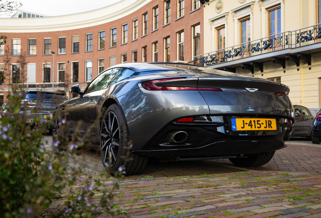 Aston Martin DB11