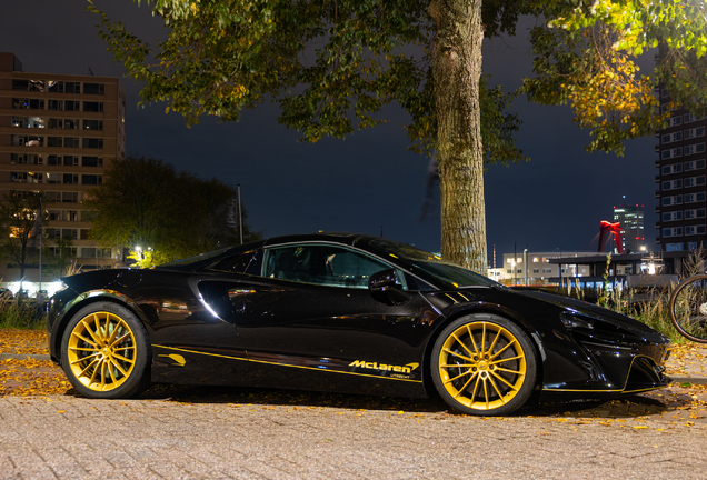 McLaren Artura Spider