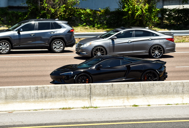McLaren GT