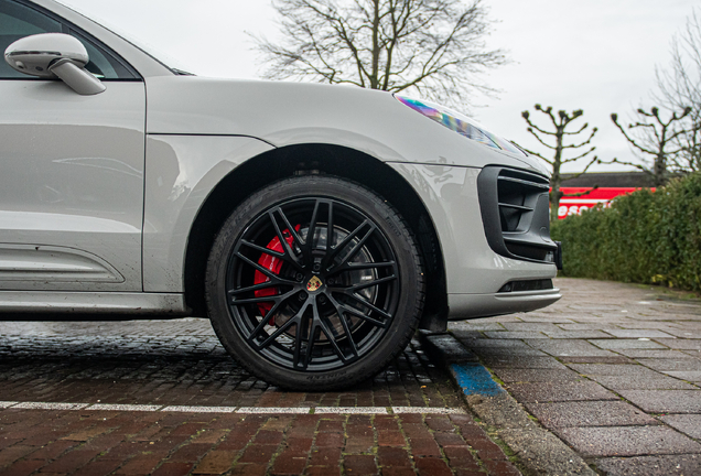 Porsche 95B Macan GTS MkIII