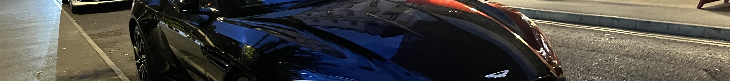 Aston Martin DB11 V8 Volante